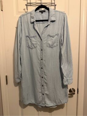 Velvet Heart Light Blue Chambray Shirt with Black Label